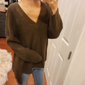 Express Oversized Deep VNeck Tunic Sweater in Olive/small